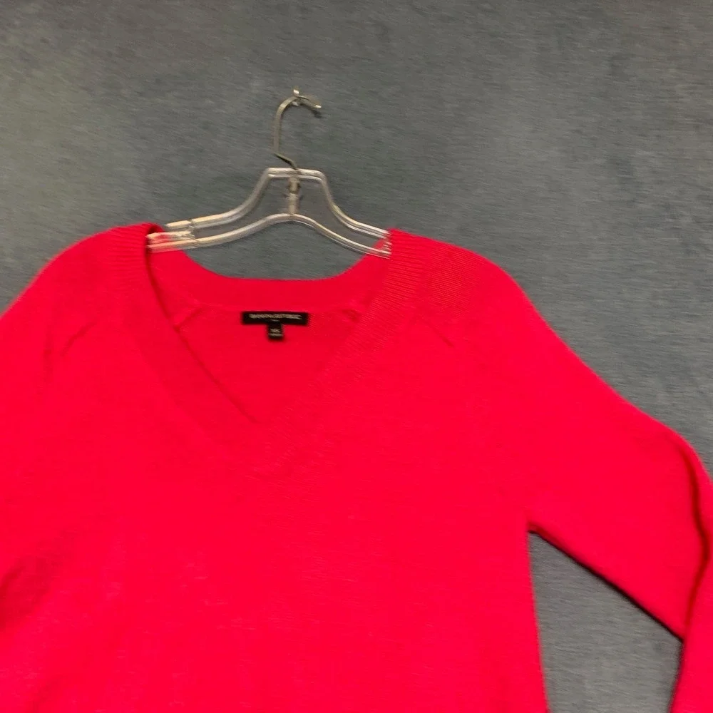 Banana Republic Sweater Womens XS Red V-Neck Ribbed Hem Long Sleeve Pullover